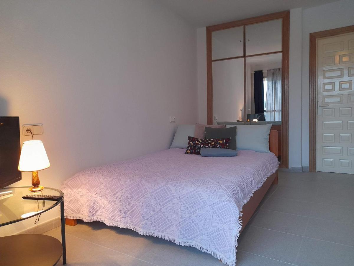 Apartment With Pool Near The Beach 马尔韦利亚 外观 照片